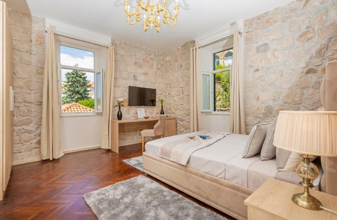 Seven Stars Accommodation Ragusa Esterno foto