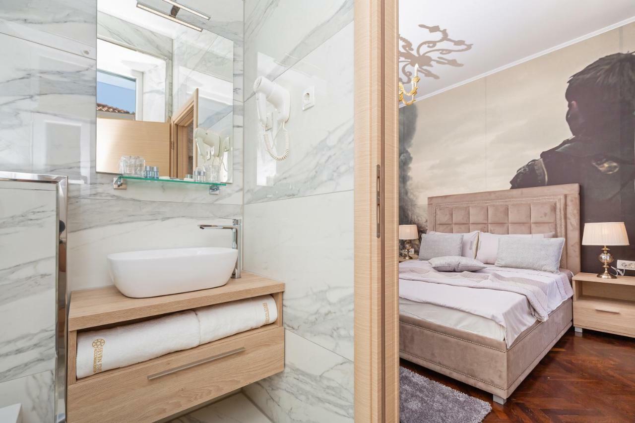 Seven Stars Accommodation Ragusa Esterno foto