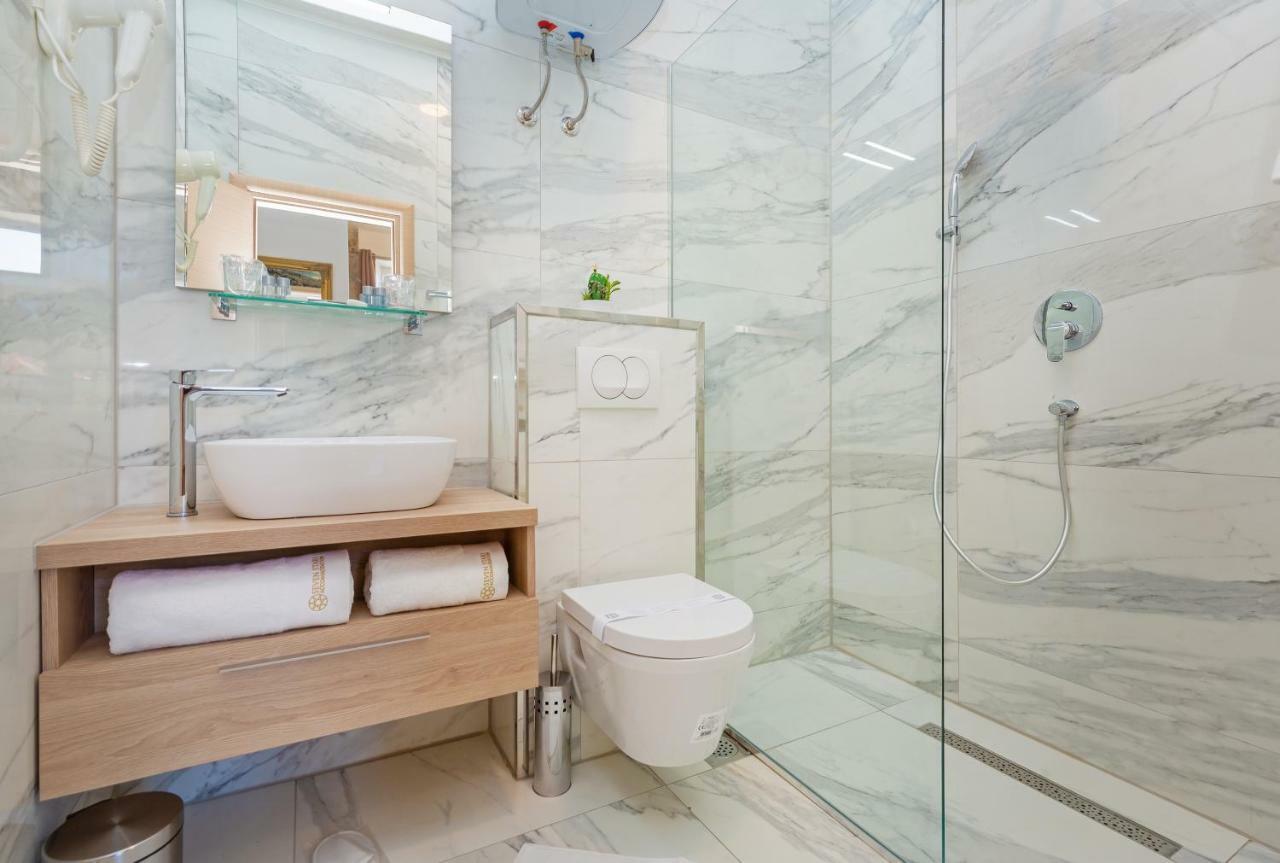 Seven Stars Accommodation Ragusa Esterno foto