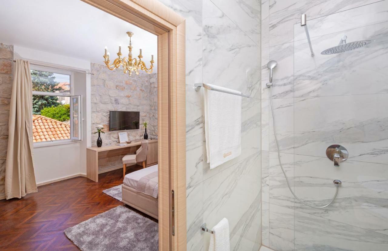 Seven Stars Accommodation Ragusa Esterno foto