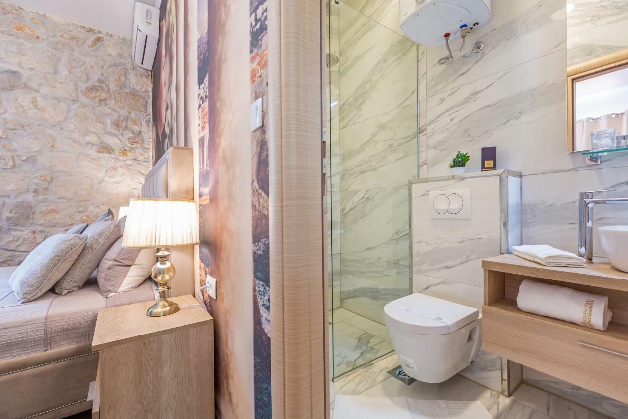 Seven Stars Accommodation Ragusa Esterno foto