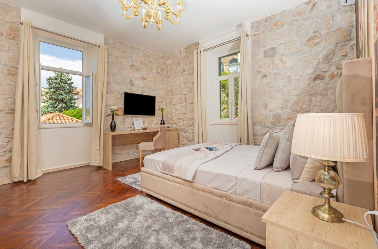 Seven Stars Accommodation Ragusa Esterno foto