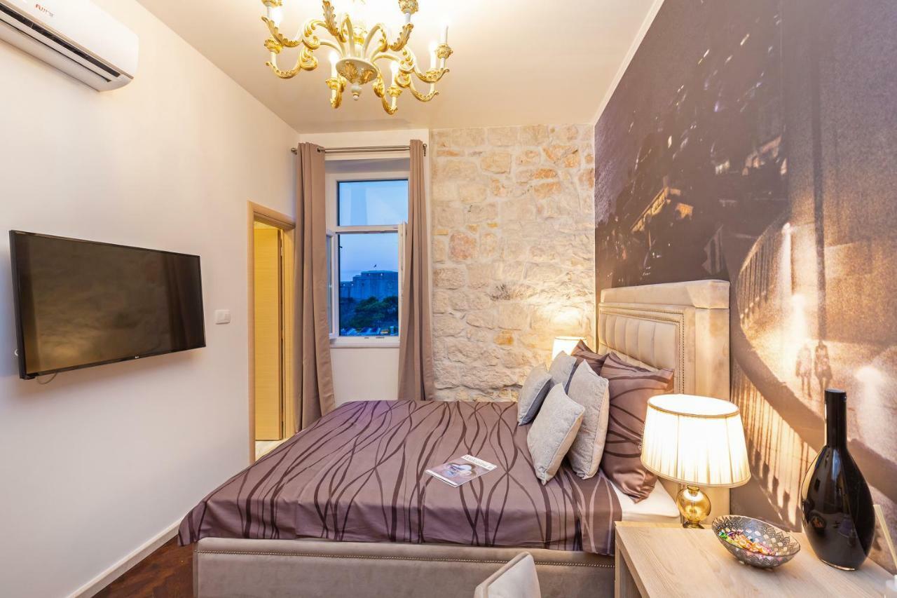 Seven Stars Accommodation Ragusa Esterno foto