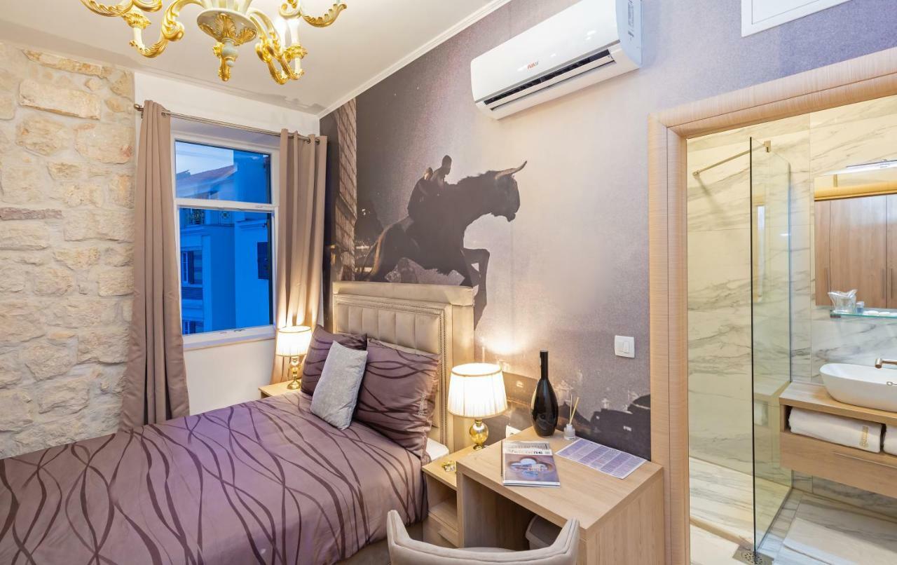 Seven Stars Accommodation Ragusa Esterno foto