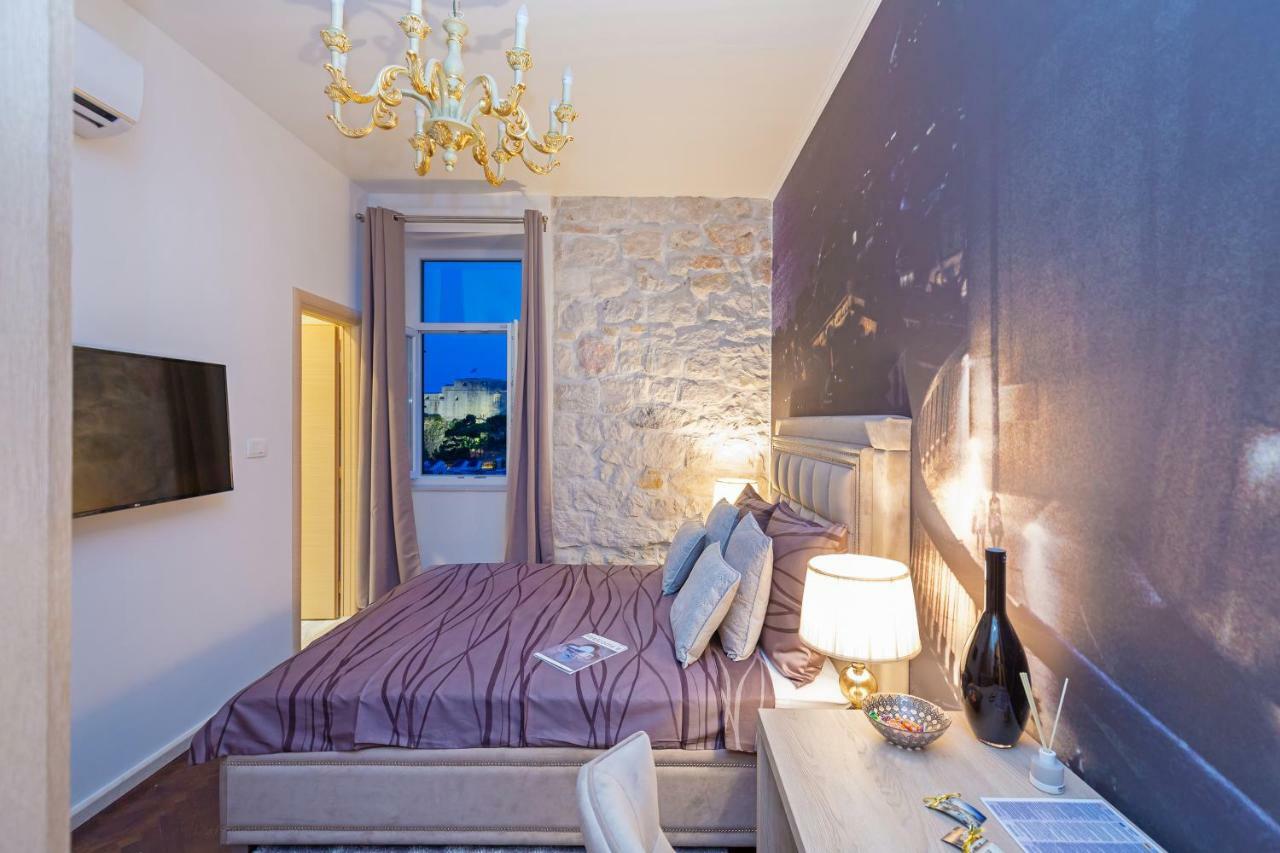 Seven Stars Accommodation Ragusa Esterno foto