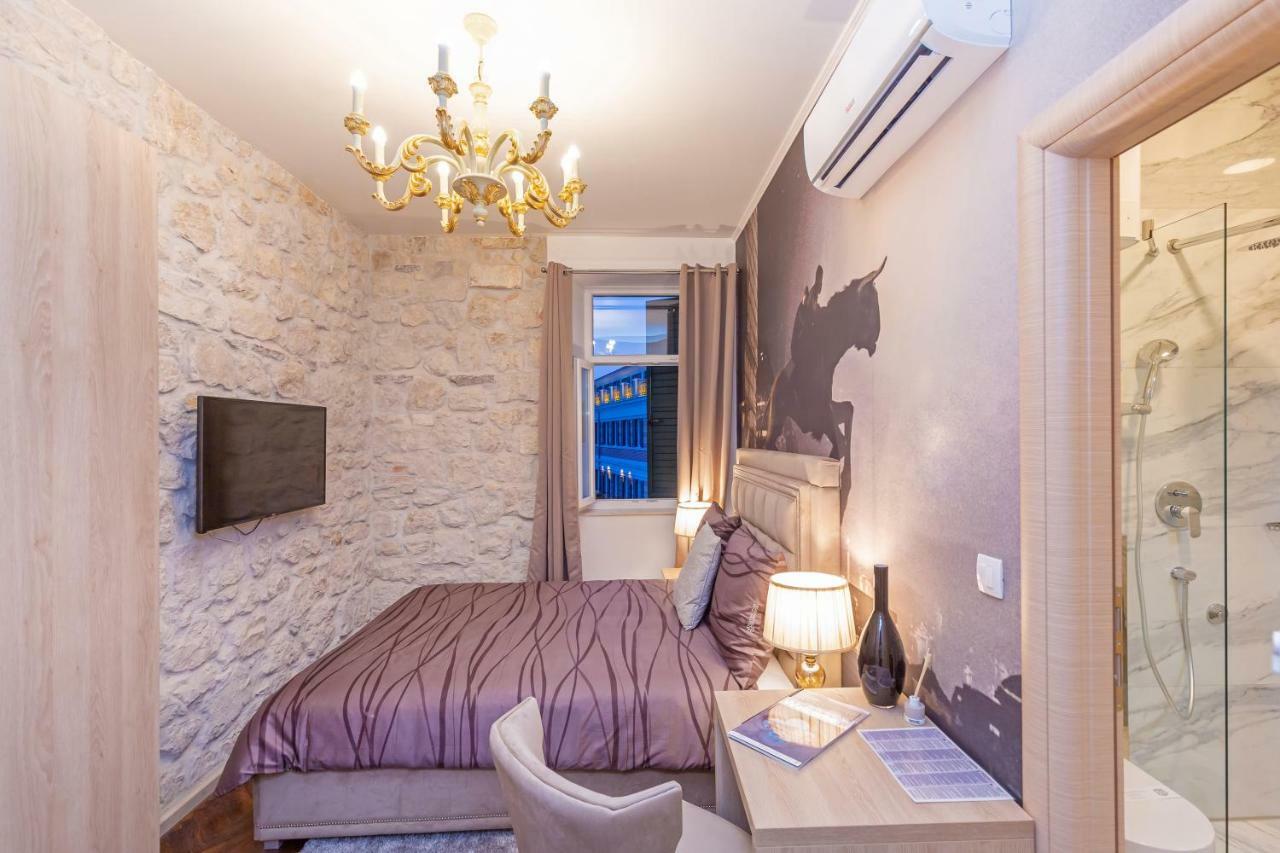 Seven Stars Accommodation Ragusa Esterno foto